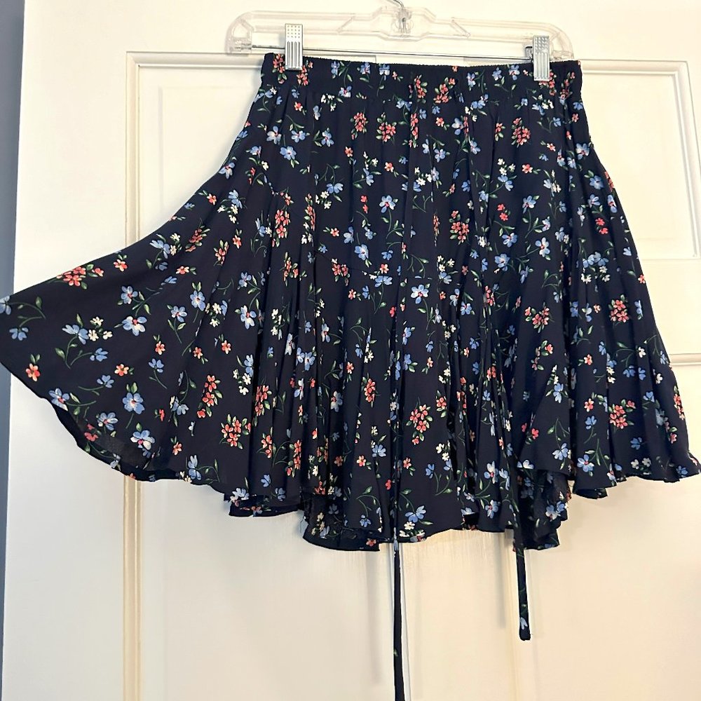 Mi Ami (Francesca's) blue floral mini skirt tie waist SIZE M